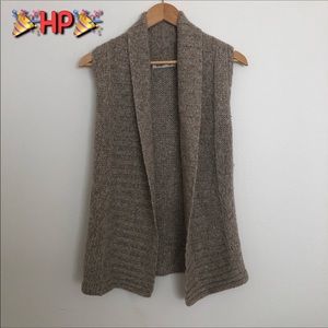 🔴5/$10🔴Old Navy Beige Sleeveless Sweater Vest XS